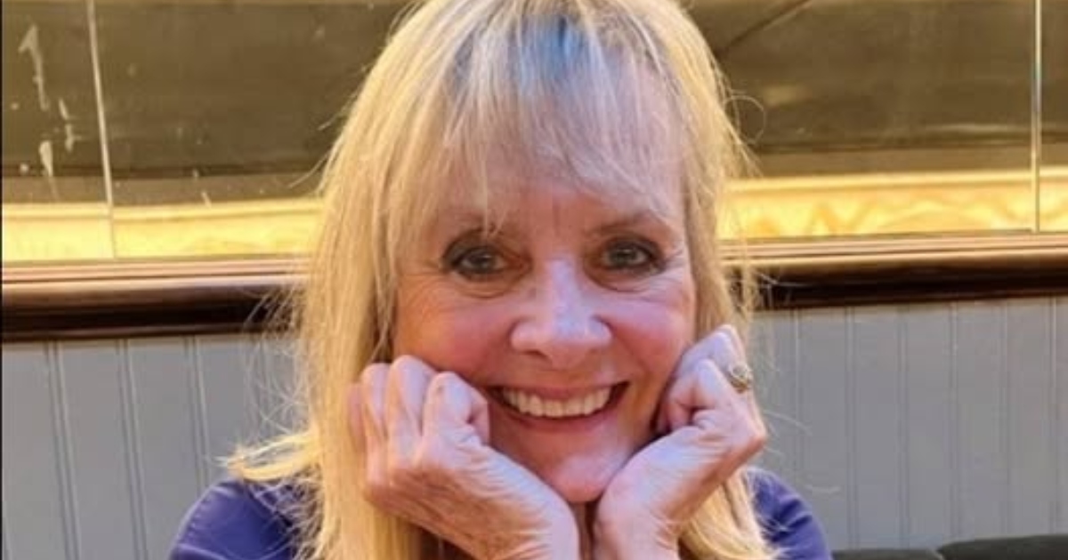 Buon 76º compleanno alla leggendaria supermodella che ha definito un’epoca! Chi è lei?