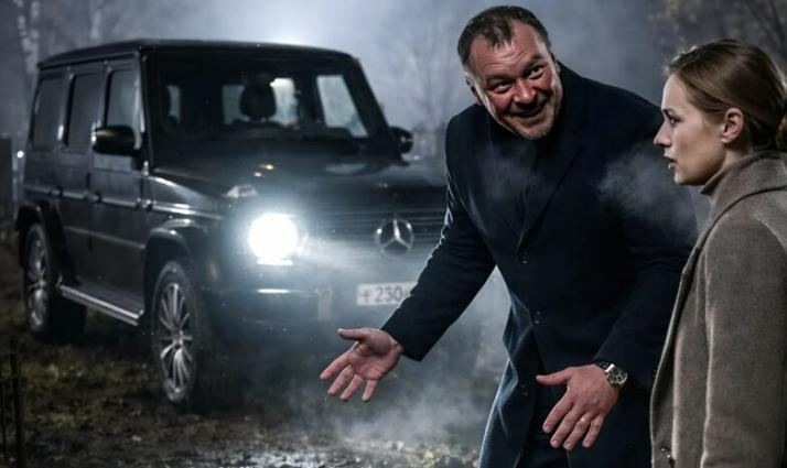 Il marito portò sua moglie al cimitero di notte, la condusse davanti a una fossa fresca e disse freddamente: «Questo posto è per te». Per paura e disperazione la donna accettò le sue condizioni, ma più tardi fece qualcosa dopo cui fu lui a stare in ginocchio davanti a lei, implorando perdono